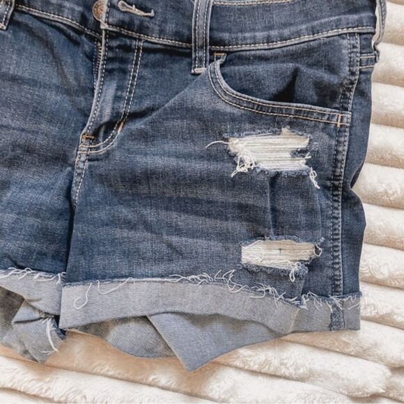 Hollister classic low rise short size 10 - Picture 3 of 5